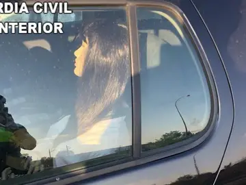 Maniquí con peluca detectado por la Guardia Civil Maniquí con peluca detectado por la Guardia Civil
