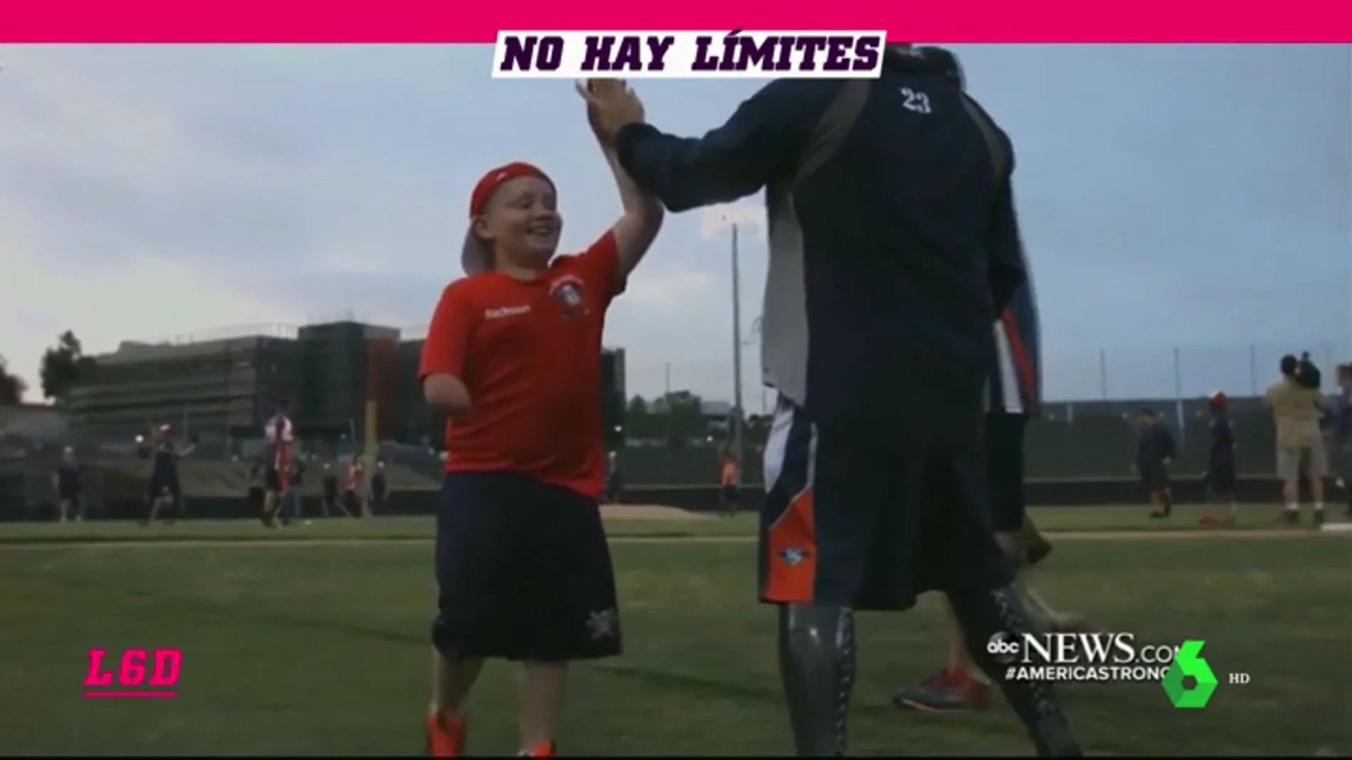 El ejemplar gesto de veteranos de guerra con niños con extremidades amputadas a través del 'softball'