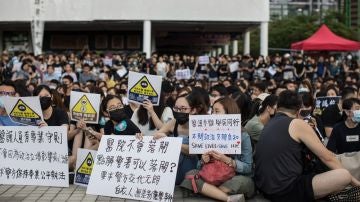 Manifestantes en las protestas de Hong Kong 