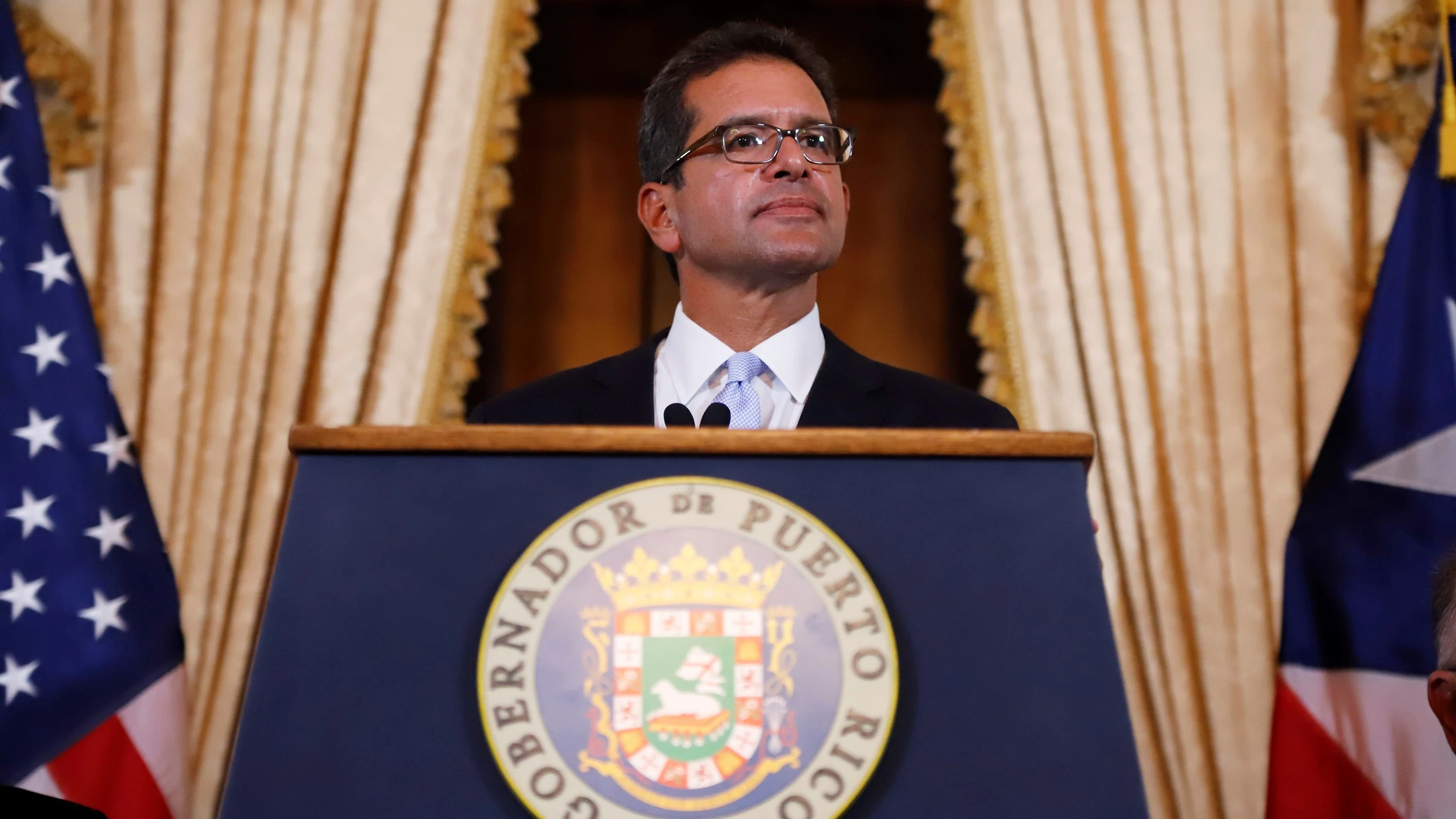 El abogado Pedro Pierluisi, se dirige a los medios tras ser juramentado como Gobernador de Puerto Rico