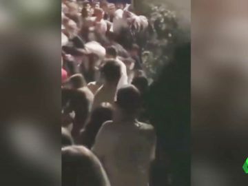 Detenidos siete jóvenes por la estampida en una discoteca italiana que se saldó con la muerte de seis personas Detenidos siete jóvenes por la estampida en una discoteca italiana que se saldó con la muerte de seis personas