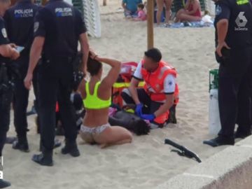 El pequeño rescatado por una socorrista en una playa de Palma: "Pensaba que no me ibas a rescatar porque soy negro" El pequeño rescatado por una socorrista en una playa de Palma: "Pensaba que no me ibas a rescatar porque soy negro"