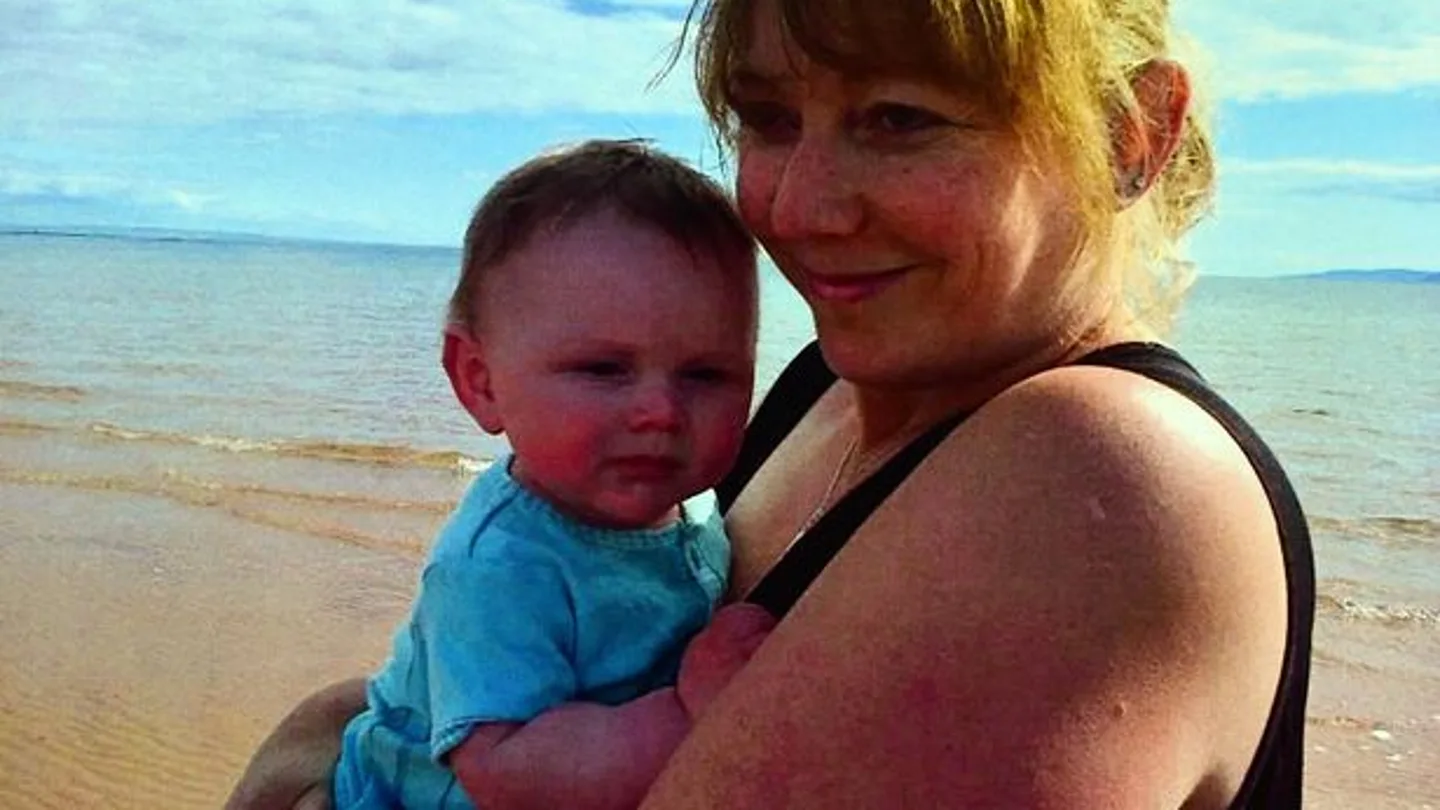 Logan Maclean con su abuela Logan Maclean con su abuela