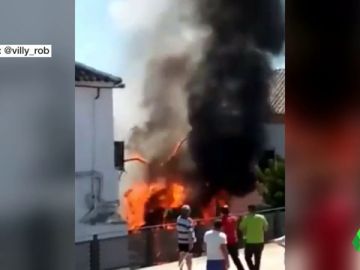 Incendio de un camión en Constantina, Sevilla Incendio de un camión en Constantina, Sevilla