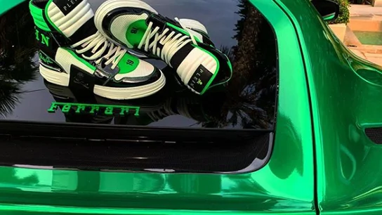 La foto de la polémica por la que Ferrari ha pedido explicaciones a Plein La foto de la polémica por la que Ferrari ha pedido explicaciones a Plein