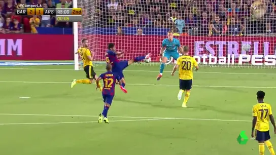 La definición de Luis Suárez en su gol contra el Arsenal La definición de Luis Suárez en su gol contra el Arsenal