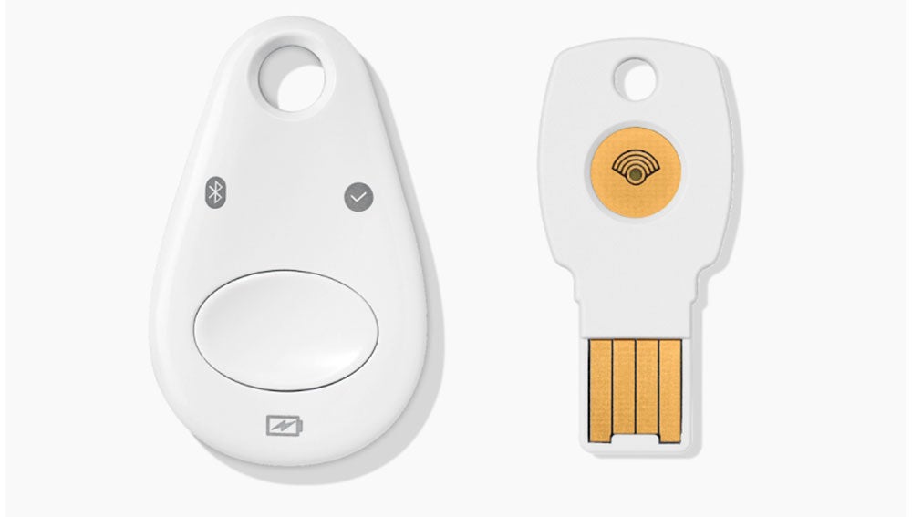 Dos modelos de la llave Titan de Google