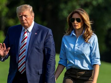Donald y Melania Trump en los jardines de la Casa Blanca Donald y Melania Trump en los jardines de la Casa Blanca