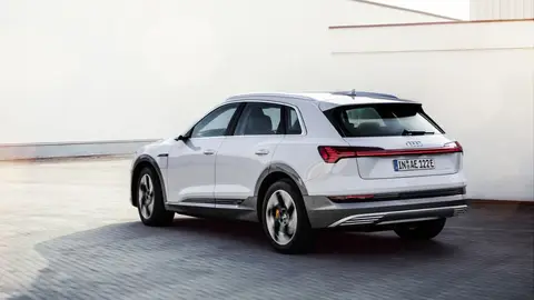 Audi e-tron 50 quattro Audi e-tron 50 quattro