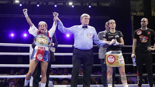 Yokasta Valle gana su combate contra Joana Pastrana Yokasta Valle gana su combate contra Joana Pastrana