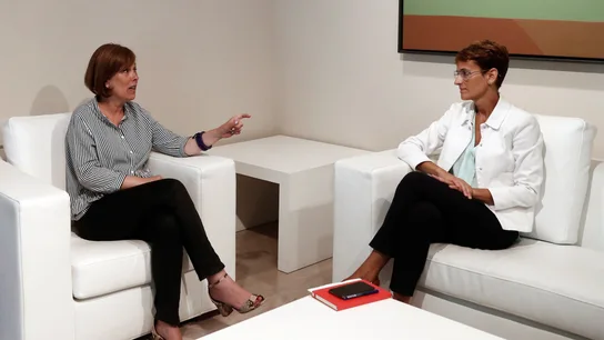 Uxue Barkos y María Chivite formalizan el traspaso de poderes del Gobierno de Navarra Uxue Barkos y María Chivite formalizan el traspaso de poderes del Gobierno de Navarra