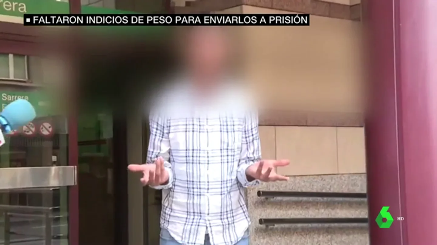 Habla uno de los jóvenes en libertad condicional tras la violación múltiple de Bilbao: "No conozco a la chica" Habla uno de los jóvenes en libertad condicional tras la violación múltiple de Bilbao: "No conozco a la chica"