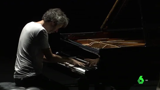 James Rhodes, encantado de tocar bajo las estrellas de Andalucía en el Starlite James Rhodes, encantado de tocar bajo las estrellas de Andalucía en el Starlite