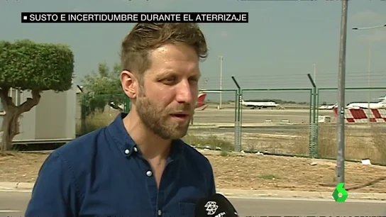 Habla uno de los pasajeros del vuelo de British Airways a Valencia: "La azafata tenía una máscara, pero nosotros no podíamos ni respirar" Habla uno de los pasajeros del vuelo de British Airways a Valencia: "La azafata tenía una máscara, pero nosotros no podíamos ni respirar"