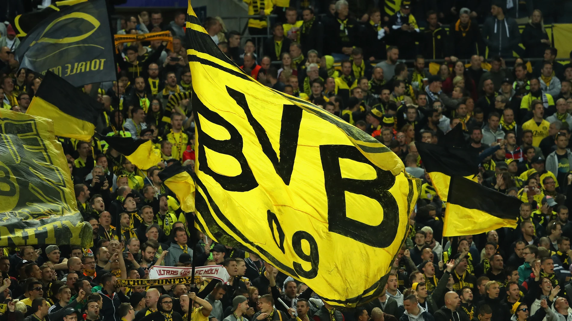 La afición del Borussia Dortmund, durante un partido