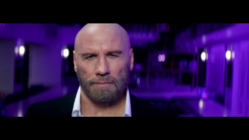 John Travolta ya lo ha hecho todo... hasta bailar un tango en un videoclip de Pitbull