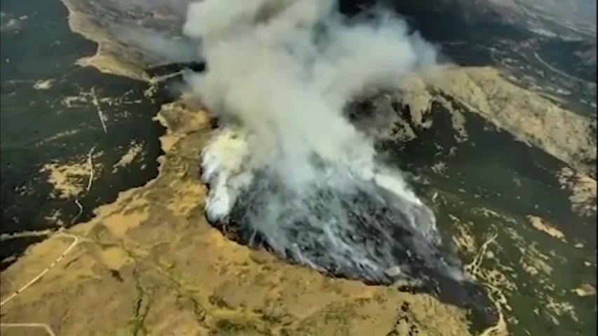 Imágenes aéreas de los bomberos del incendio de La Granja, en Segovia