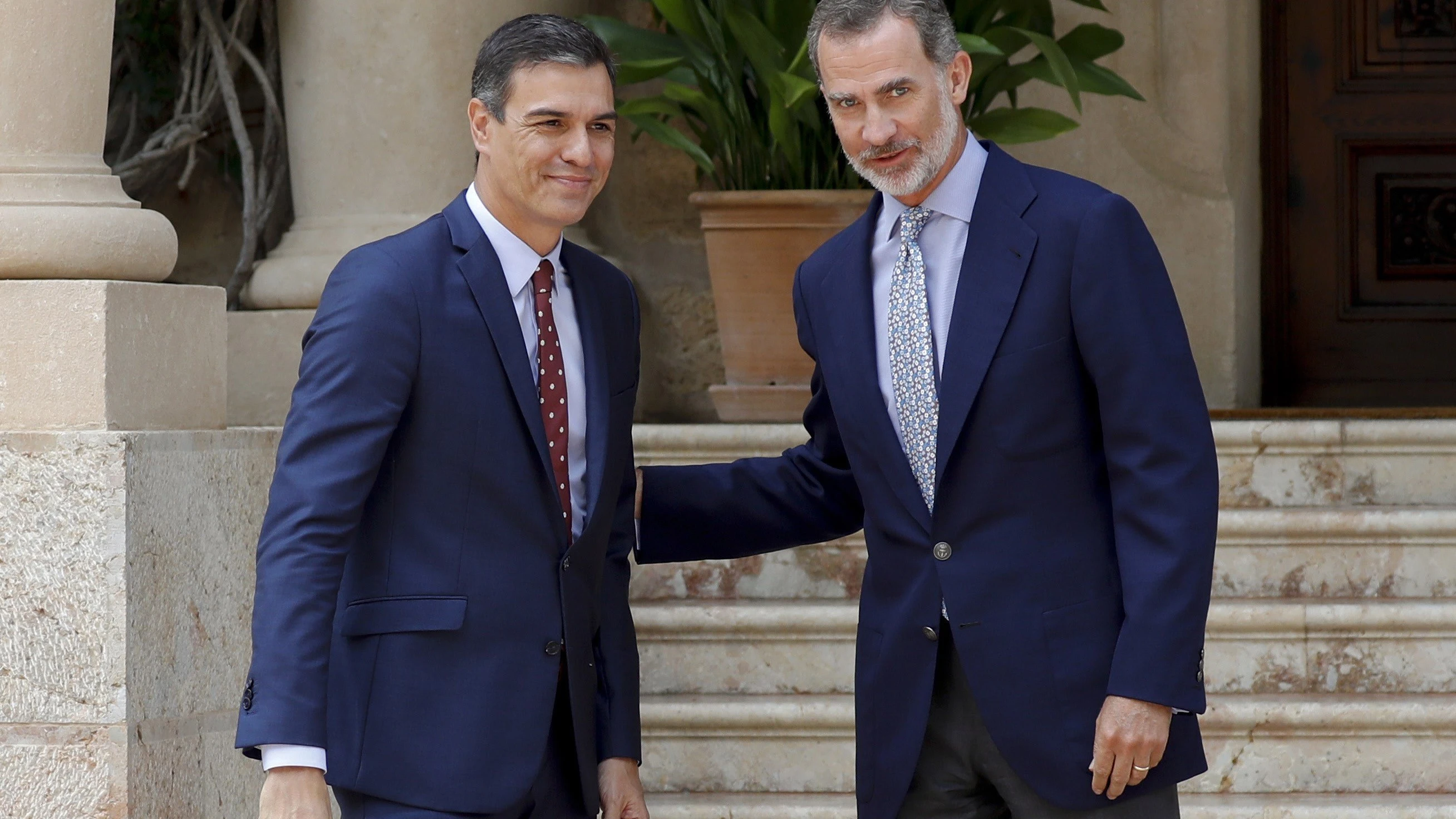 Pedro Sánchez junto al rey Felipe VI en Marivent