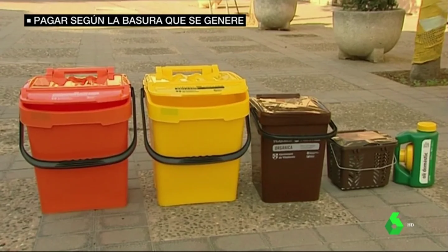 Menos reciclas, más pagas: la iniciativa de varios ayuntamientos para que los ciudadanos se comprometan con el reciclaje Menos reciclas, más pagas: la iniciativa de varios ayuntamientos para que los ciudadanos se comprometan con el reciclaje