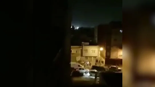 "¿Cómo te llamas?": el vídeo del momento en que una niña se cuelga del tendedero para evitar la violación de su padre "¿Cómo te llamas?": el vídeo del momento en que una niña se cuelga del tendedero para evitar la violación de su padre