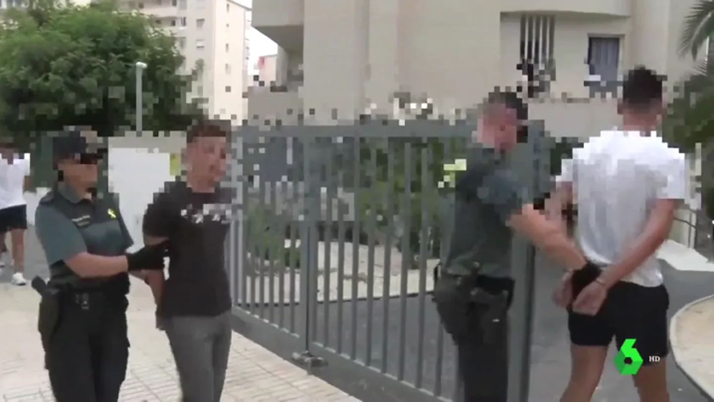 La amiga de la víctima de la violación grupal en Benidorm denuncia haber sufrido abusos sexuales de los detenidos La amiga de la víctima de la violación grupal en Benidorm denuncia haber sufrido abusos sexuales de los detenidos