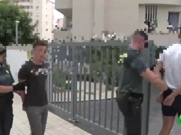 La amiga de la víctima de la violación grupal en Benidorm denuncia haber sufrido abusos sexuales de los detenidos La amiga de la víctima de la violación grupal en Benidorm denuncia haber sufrido abusos sexuales de los detenidos