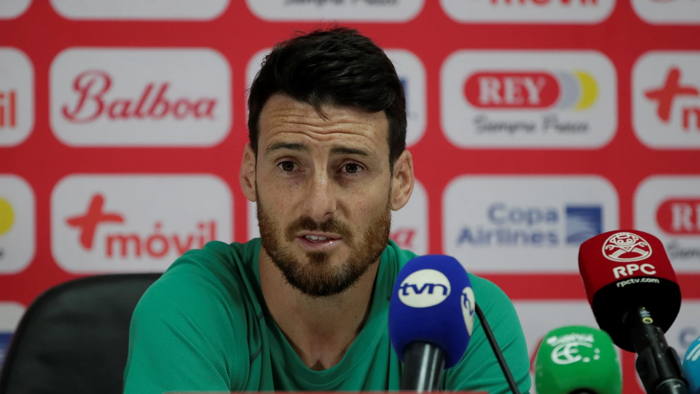 Aduriz comparece ante los medios Aduriz comparece ante los medios