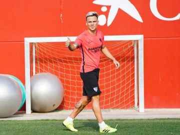 Roque Mesa, entrenado con el Sevilla FC Roque Mesa, entrenado con el Sevilla FC