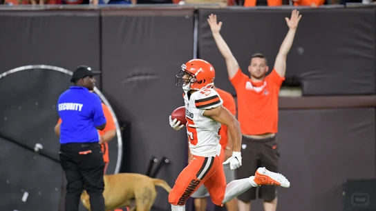 Damon Sheehy-Guiseppi, anotando un touchdown Damon Sheehy-Guiseppi, anotando un touchdown