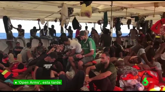 Situación de alta tensión en el Open Arms, dispuestos a entrar en puerto sin permiso en caso de emergencia Situación de alta tensión en el Open Arms, dispuestos a entrar en puerto sin permiso en caso de emergencia