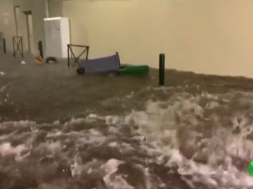 Inundación en las calles de Toulouse, Francia Inundación en las calles de Toulouse, Francia
