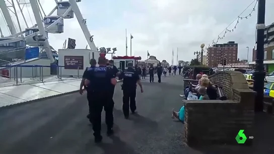 Un incidente químico obliga a cerrar el paseo marítimo de Worthing, en Reino Unido Un incidente químico obliga a cerrar el paseo marítimo de Worthing, en Reino Unido