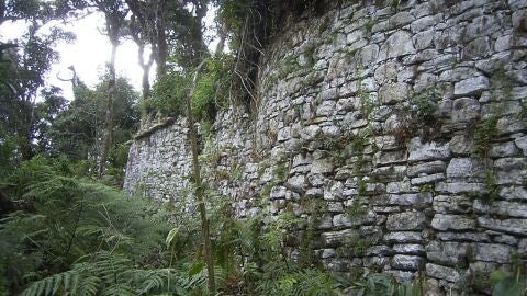Ruinas en el Amazonas, Perú