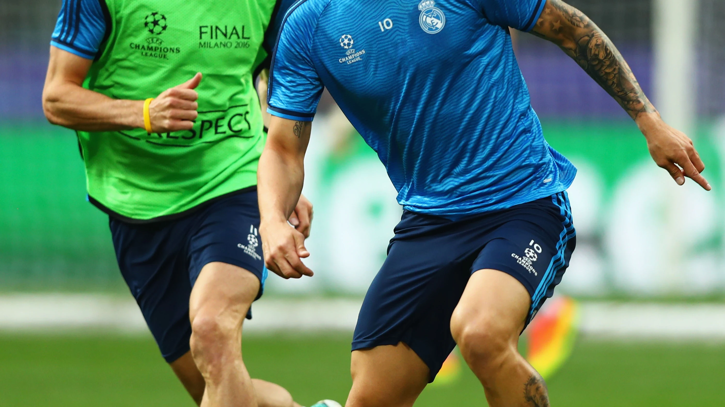 Gareth Bale y James Rodríguez, durante un entrenamiento del Real Madrid