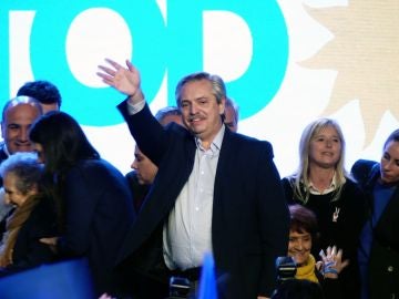 Alberto Fernández celebra el triunfo en las primarias de Argentina Alberto Fernández celebra el triunfo en las primarias de Argentina