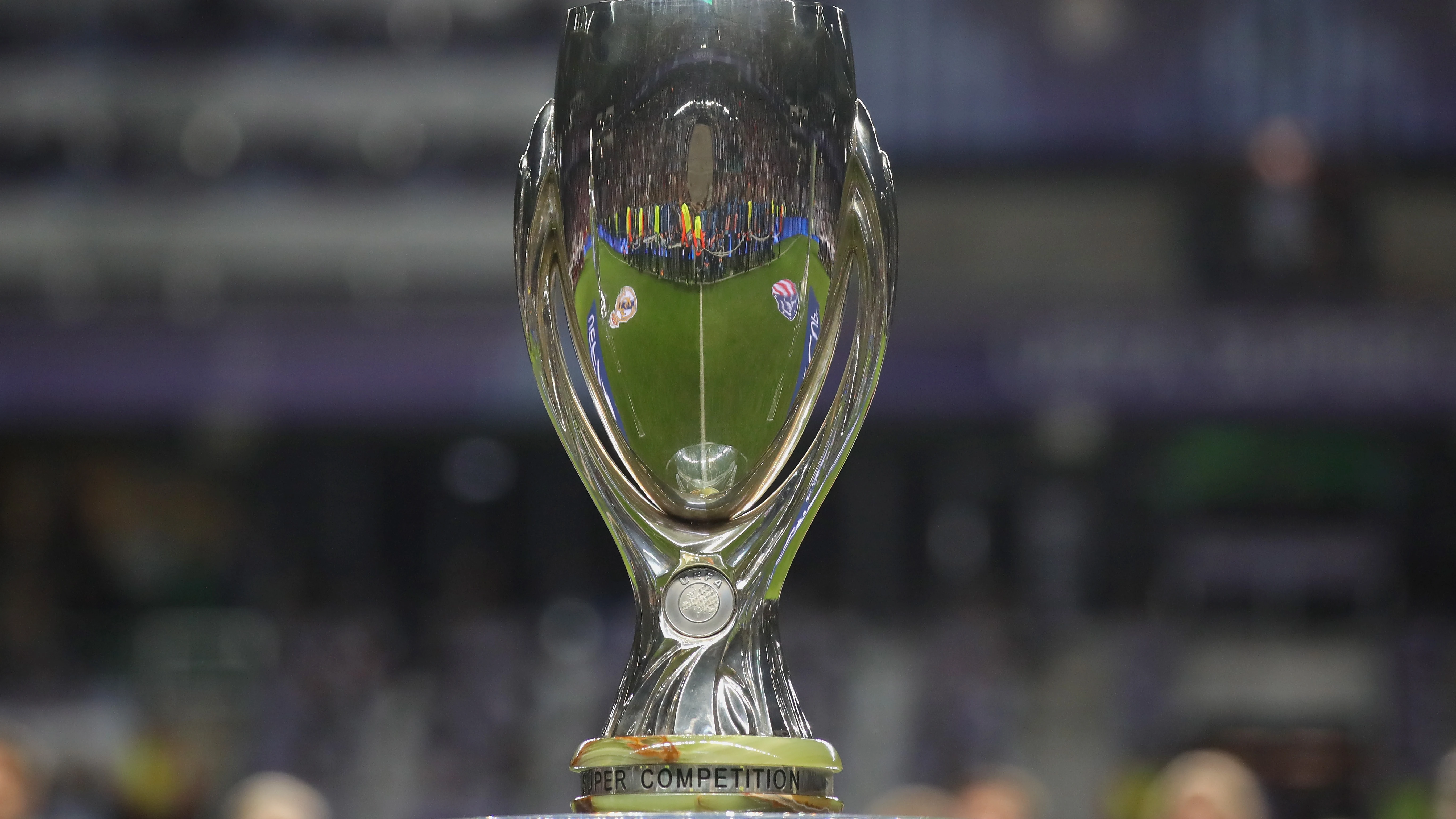 El trofeo de la Supercopa de Europa