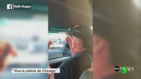 Investigan la actuación de un agente que 'paseó' a Hulk Hogan en un coche patrulla Investigan la actuación de un agente que 'paseó' a Hulk Hogan en un coche patrulla