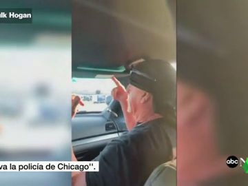 Investigan la actuación de un agente que 'paseó' a Hulk Hogan en un coche patrulla Investigan la actuación de un agente que 'paseó' a Hulk Hogan en un coche patrulla