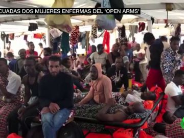 Dramática situación del Mediterráneo: más de 400 migrantes hacinados en dos barcos a la espera de un puerto seguro Dramática situación del Mediterráneo: más de 400 migrantes hacinados en dos barcos a la espera de un puerto seguro