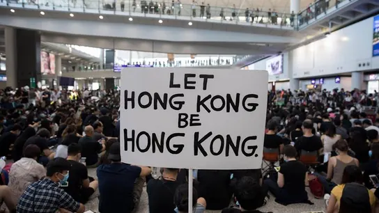 Protestas en el aeropuerto de Hong Kong para exigir al gobierno chino la autonomía de la región Protestas en el aeropuerto de Hong Kong para exigir al gobierno chino la autonomía de la región