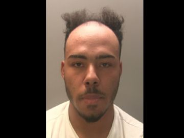 La imagen del hombre fugado publicada por la Policía de Gwent La imagen del hombre fugado publicada por la Policía de Gwent