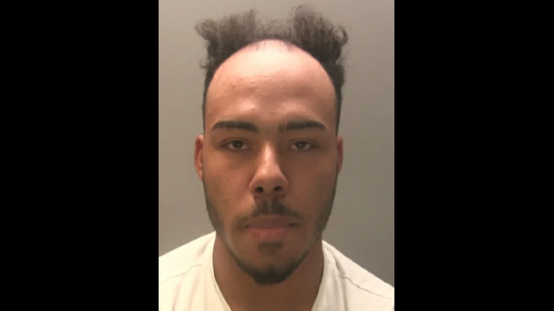La imagen del hombre fugado publicada por la Policía de Gwent La imagen del hombre fugado publicada por la Policía de Gwent