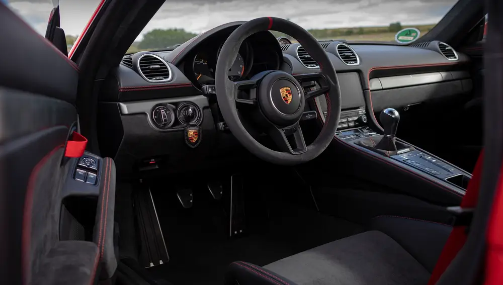 Porsche 718 Cayman GT4 Porsche 718 Cayman GT4