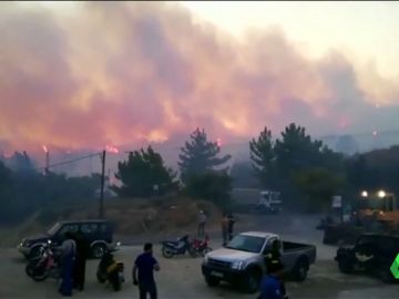 Incendio en la isla de Samos, Grecia Incendio en la isla de Samos, Grecia