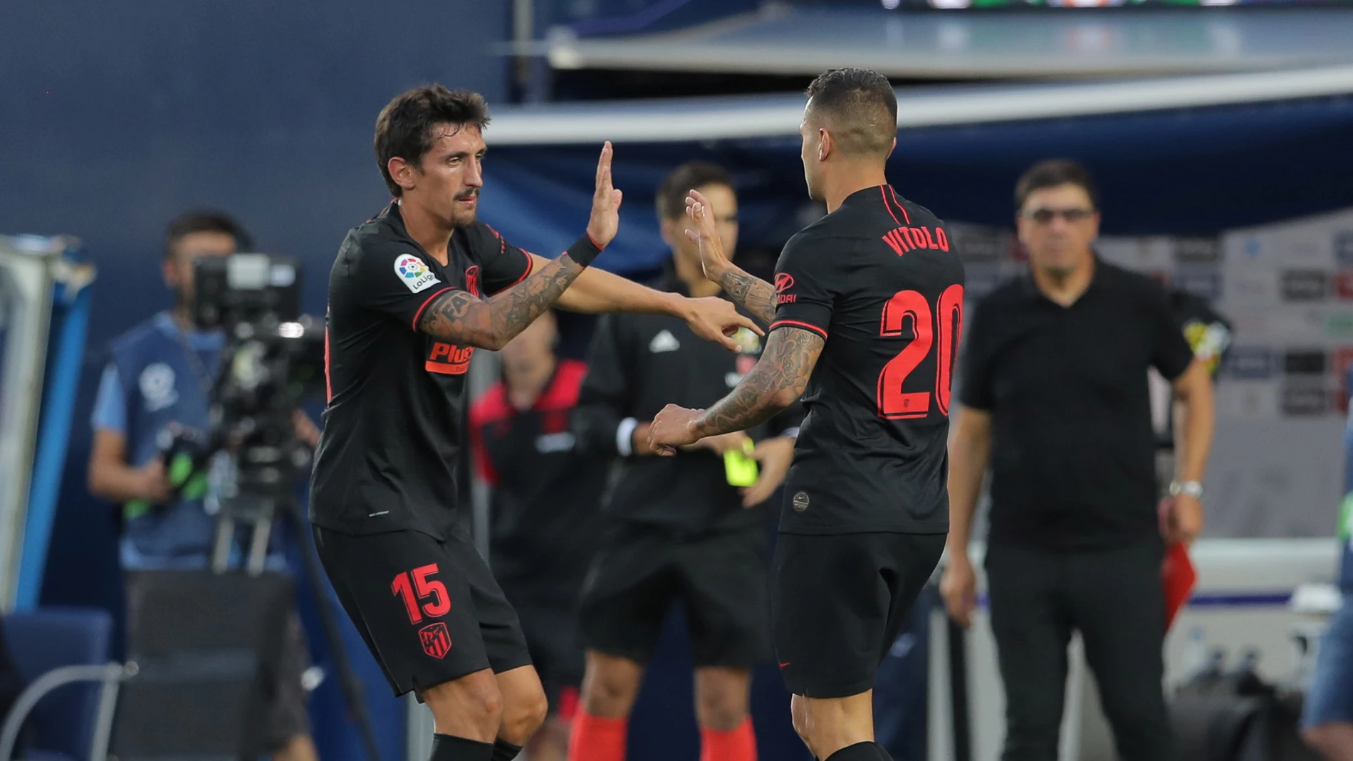 Savic felicita a Vitolo por su gol contra el Leganés
