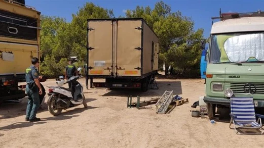 Exteriores de una rave en Ibiza