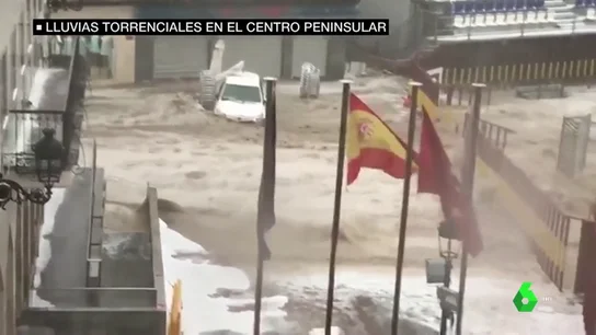 Alerta en la Comunidad de Madrid por las fuertes tormentas: estas son las impactantes imágenes que está dejando la lluvia Alerta en la Comunidad de Madrid por las fuertes tormentas: estas son las impactantes imágenes que está dejando la lluvia