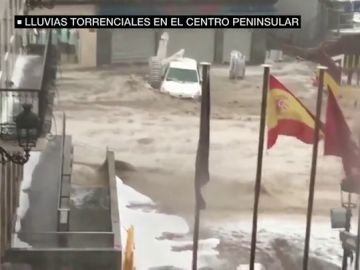 Alerta en la Comunidad de Madrid por las fuertes tormentas: estas son las impactantes imágenes que está dejando la lluvia Alerta en la Comunidad de Madrid por las fuertes tormentas: estas son las impactantes imágenes que está dejando la lluvia