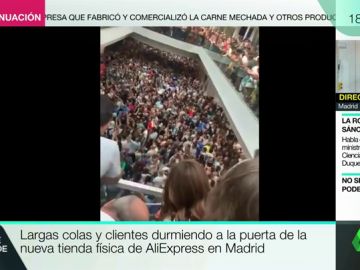 Más de 3.000 personas se agolparon a las puertas de la tienda Más de 3.000 personas se agolparon a las puertas de la tienda