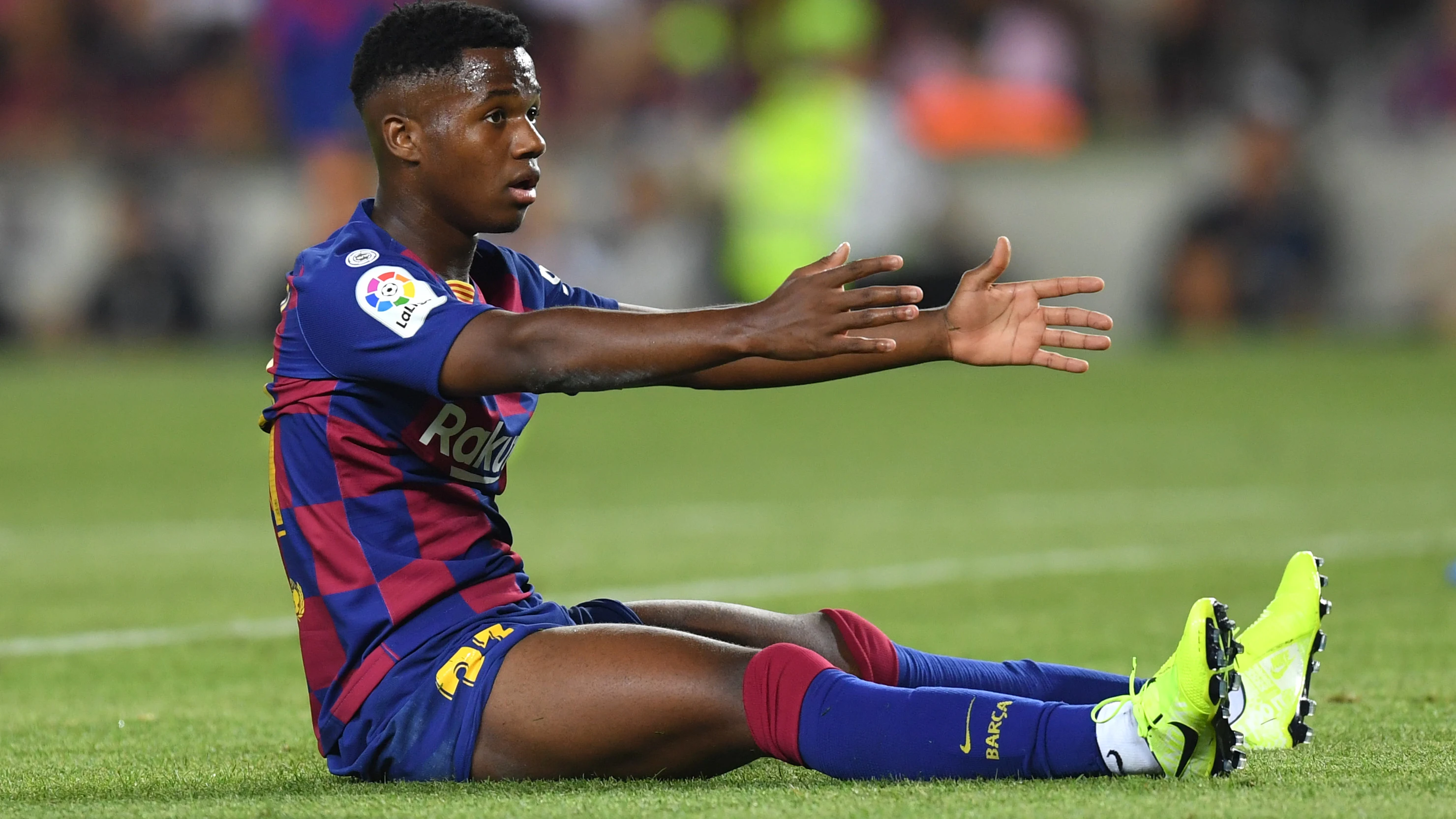 Ansu Fati disputando sus primeros minutos con el FC Barcelona